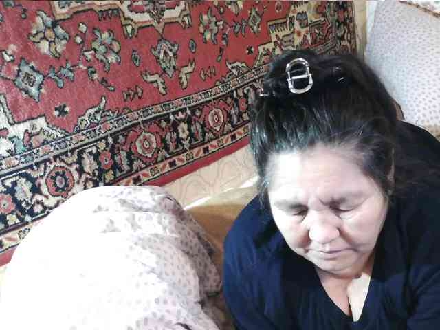 MilfZulfiya webcam