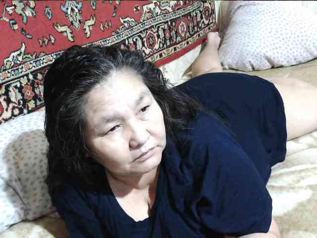 MilfZulfiya webcam