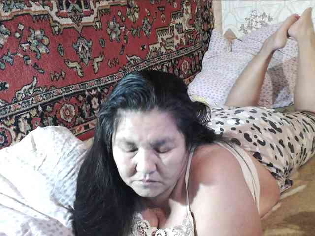 MilfZulfiya webcam