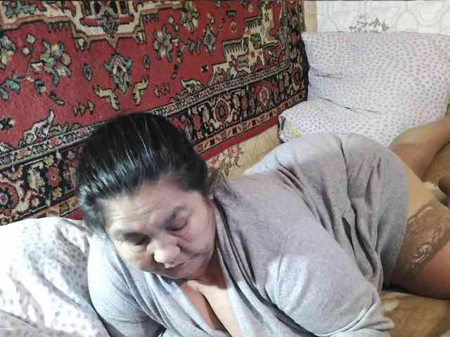 MilfZulfiya webcam
