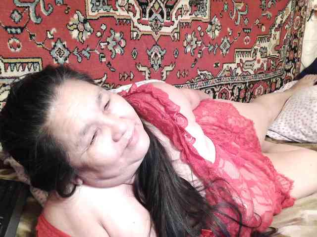 MilfZulfiya webcam