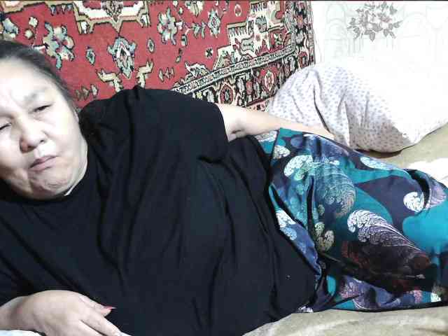 MilfZulfiya webcam