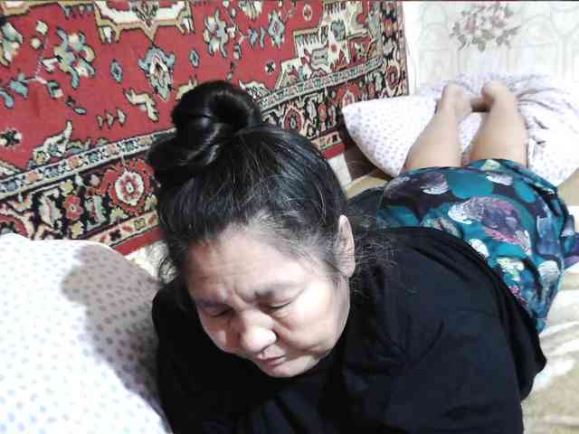 MilfZulfiya webcam