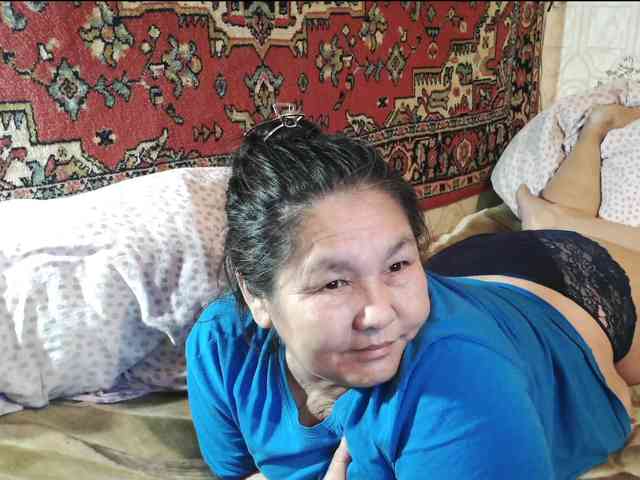 MilfZulfiya webcam