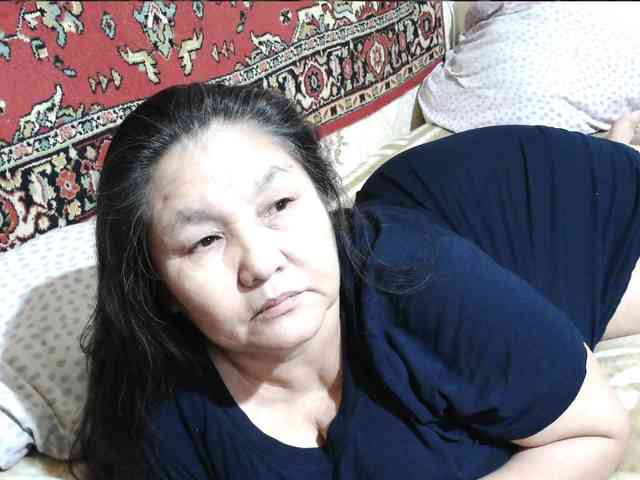 MilfZulfiya webcam