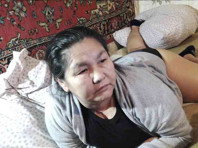 MilfZulfiya webcam
