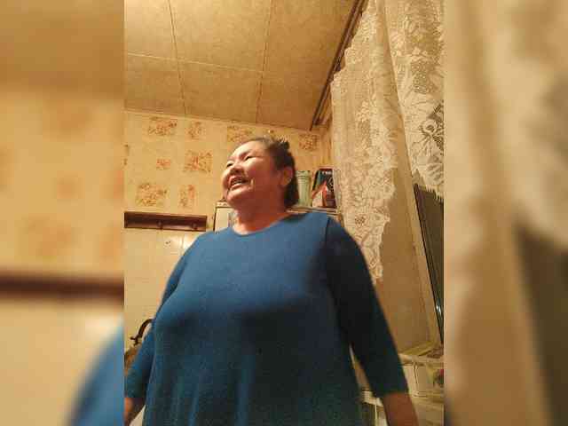 MilfZulfiya webcam