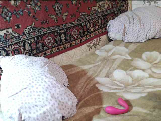 MilfZulfiya webcam