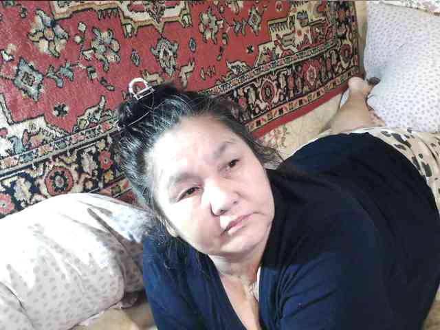 MilfZulfiya webcam