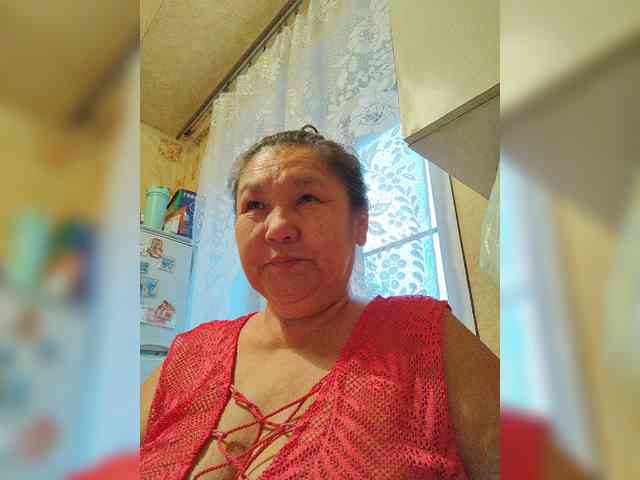 MilfZulfiya webcam