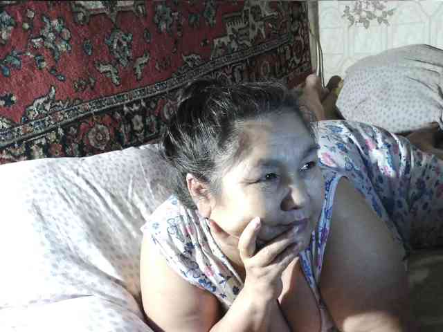 MilfZulfiya webcam