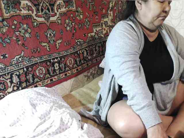 MilfZulfiya webcam