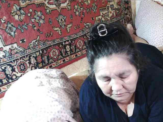 MilfZulfiya webcam