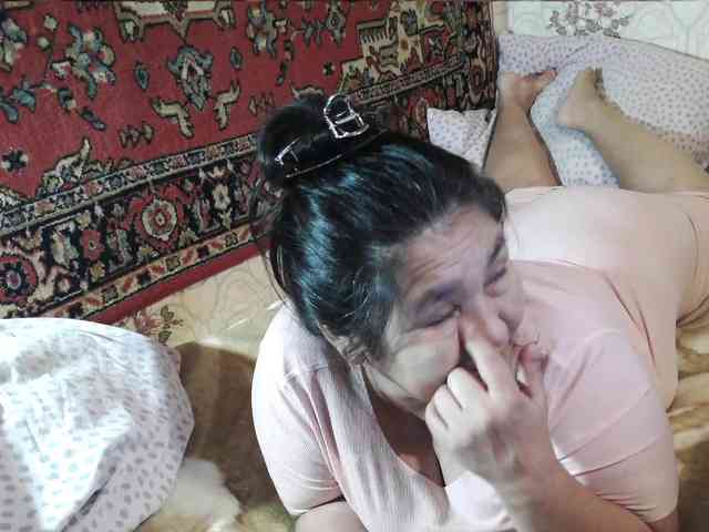 MilfZulfiya webcam
