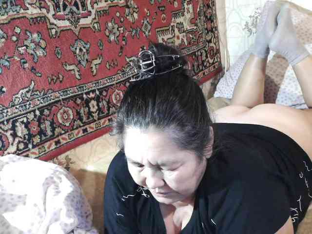 MilfZulfiya webcam