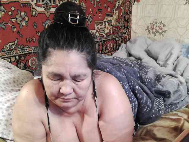 2Milf45 Live Webcam on BongaCams