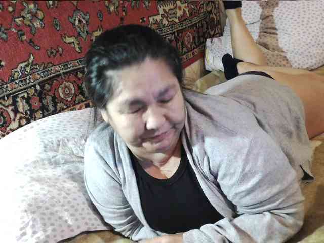 MilfZulfiya webcam