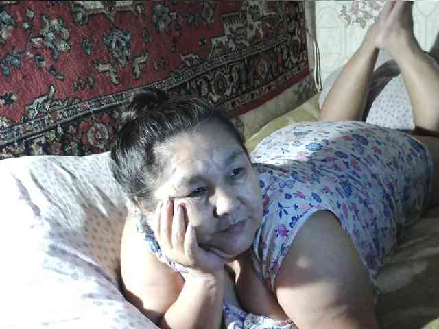 MilfZulfiya webcam