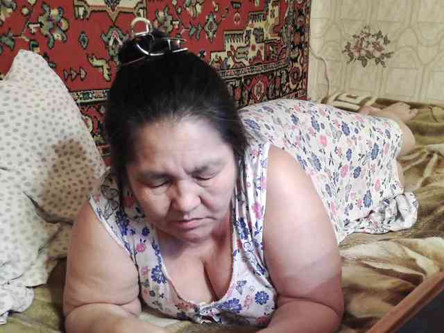 MilfZulfiya webcam