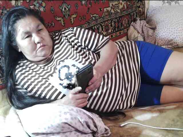 MilfZulfiya webcam