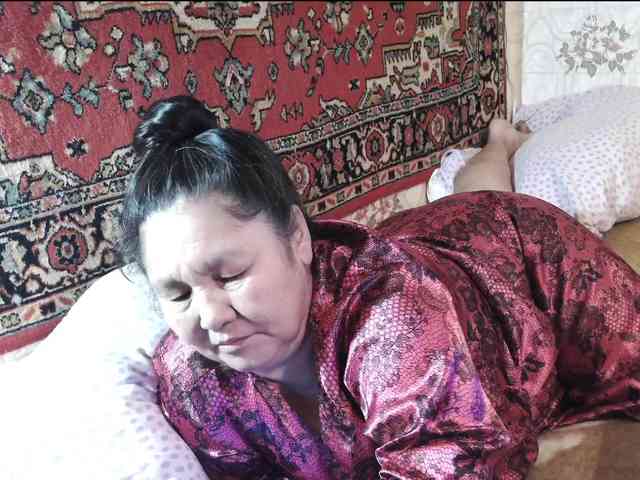 MilfZulfiya webcam
