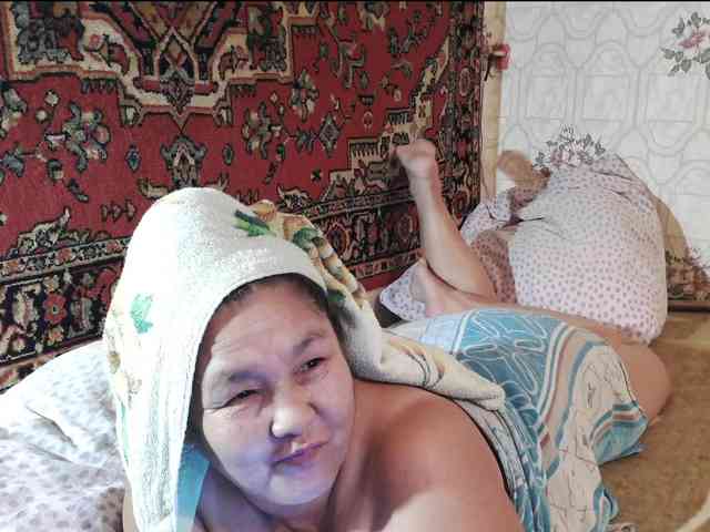 MilfZulfiya webcam