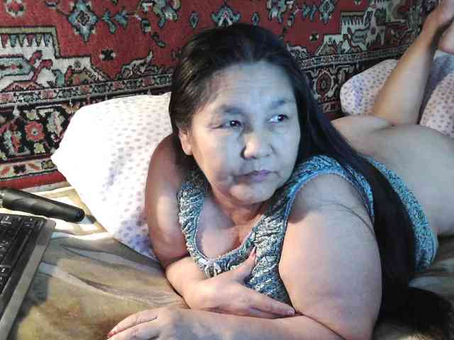 MilfZulfiya webcam