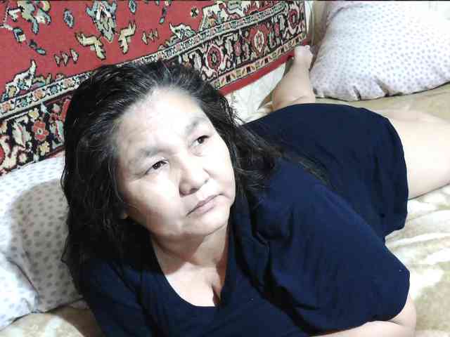 MilfZulfiya webcam