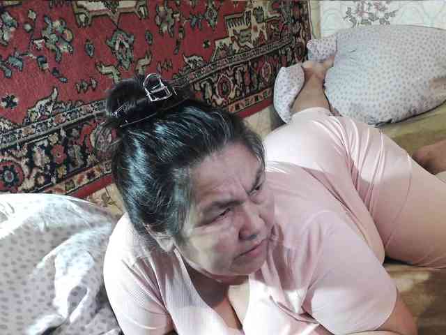 MilfZulfiya webcam