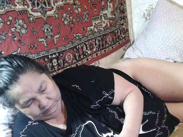 MilfZulfiya webcam