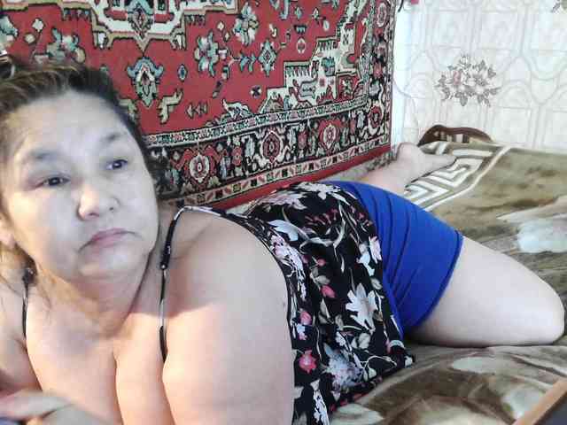 MilfZulfiya webcam