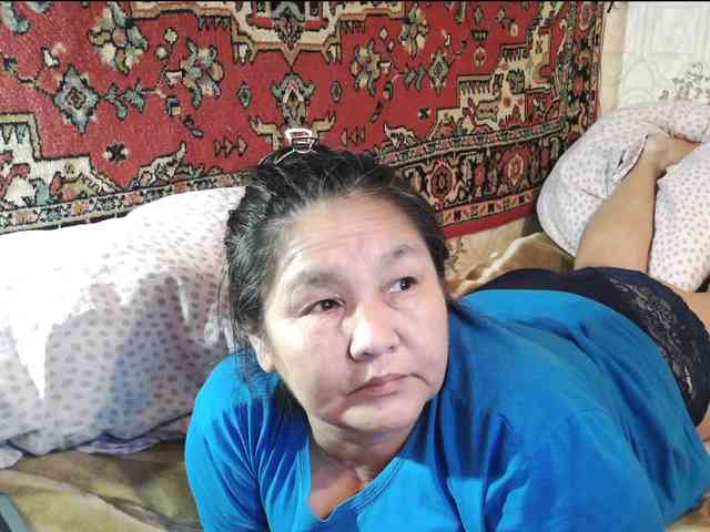 MilfZulfiya webcam