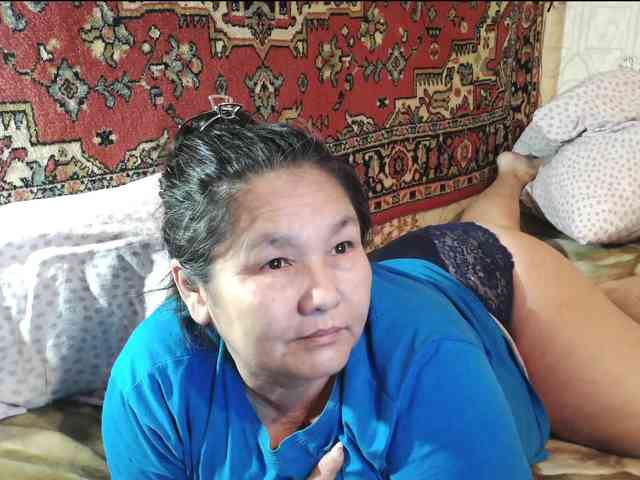 MilfZulfiya webcam