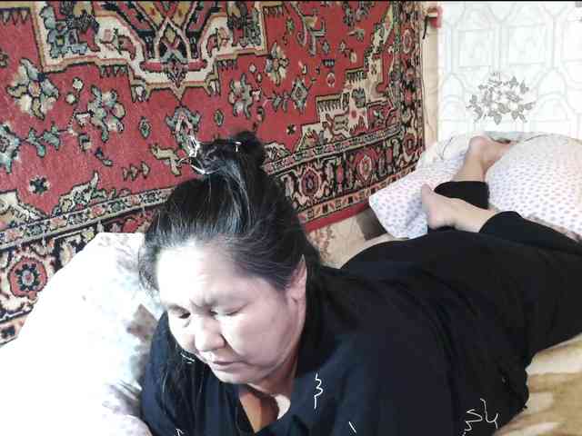 MilfZulfiya webcam