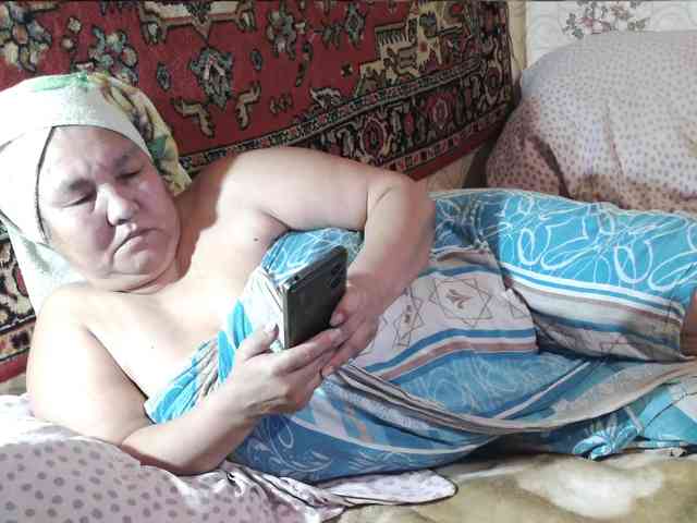 MilfZulfiya webcam