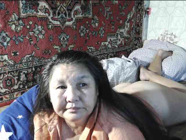 MilfZulfiya webcam