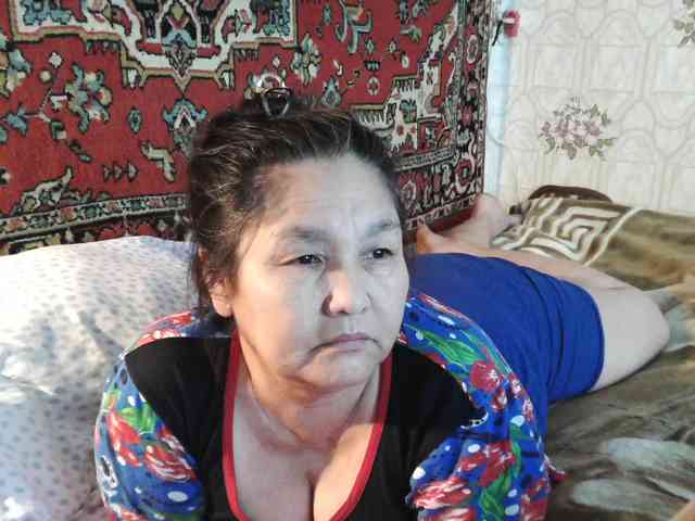 MilfZulfiya webcam