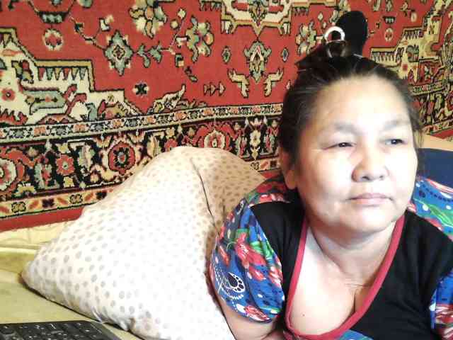 MilfZulfiya webcam