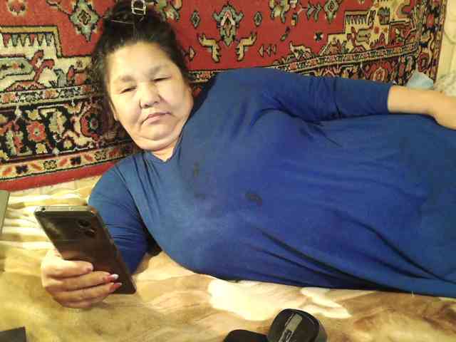 MilfZulfiya webcam