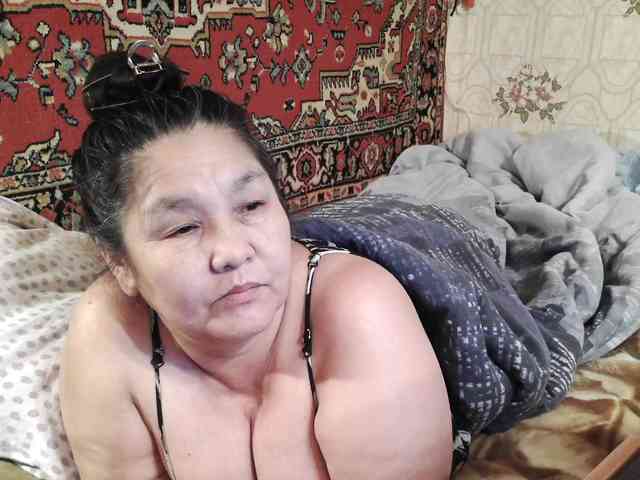 MilfZulfiya webcam