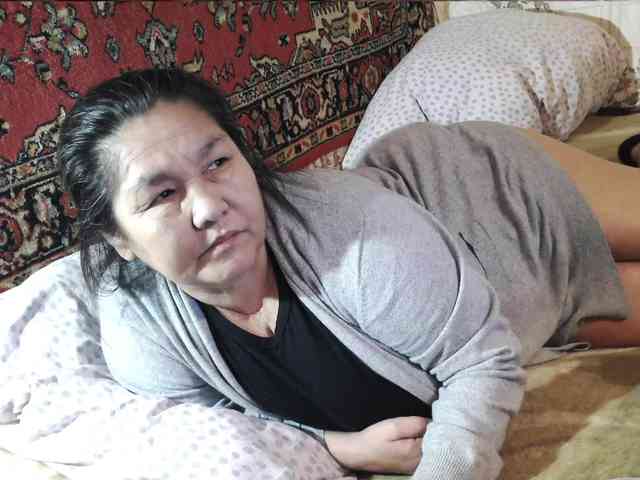 MilfZulfiya webcam