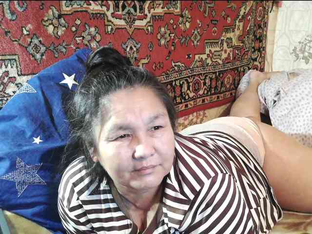 MilfZulfiya webcam