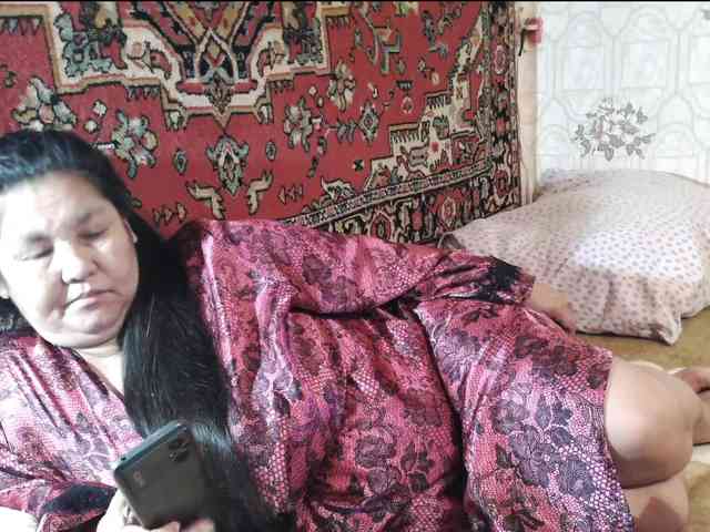 MilfZulfiya webcam