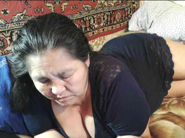MilfZulfiya webcam
