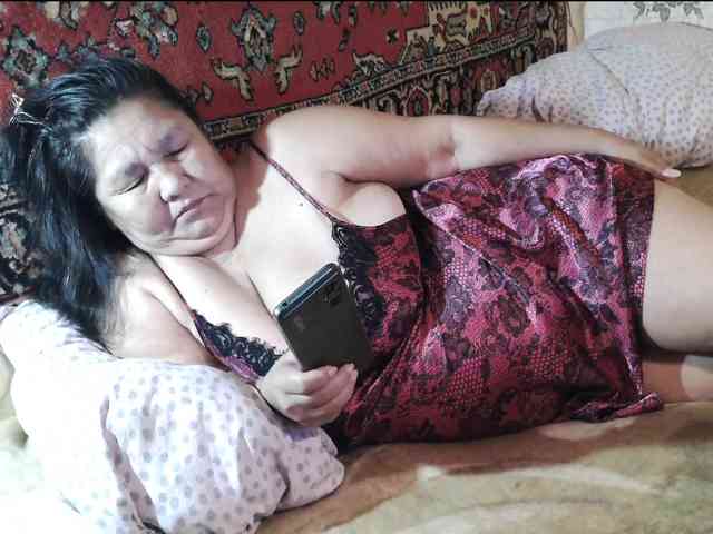 MilfZulfiya webcam