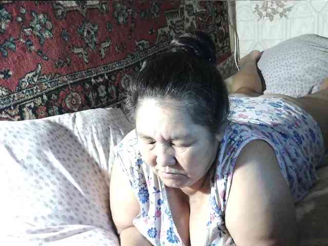 MilfZulfiya webcam