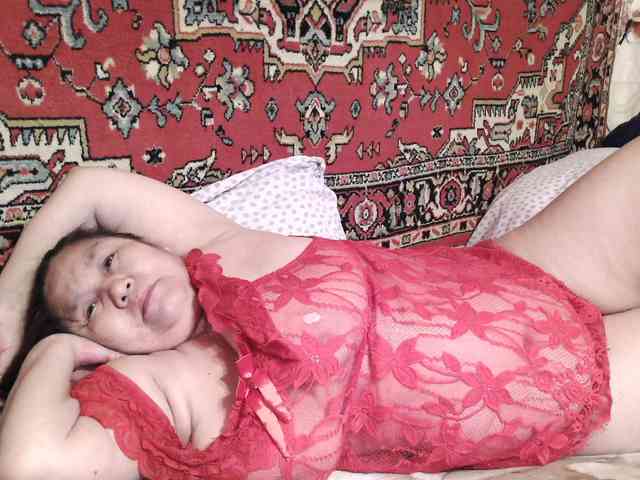 MilfZulfiya webcam