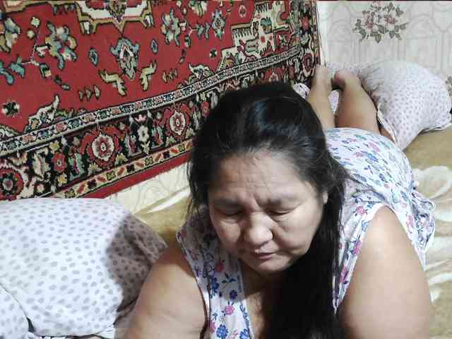 MilfZulfiya webcam