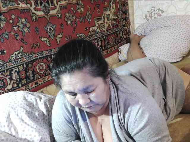 MilfZulfiya webcam