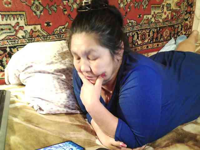 MilfZulfiya webcam